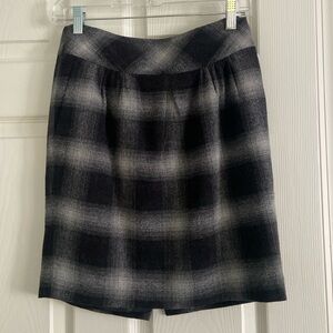 LOFT wool skirt, sz 2 Petite, gray and white pattern. Excellent condition.